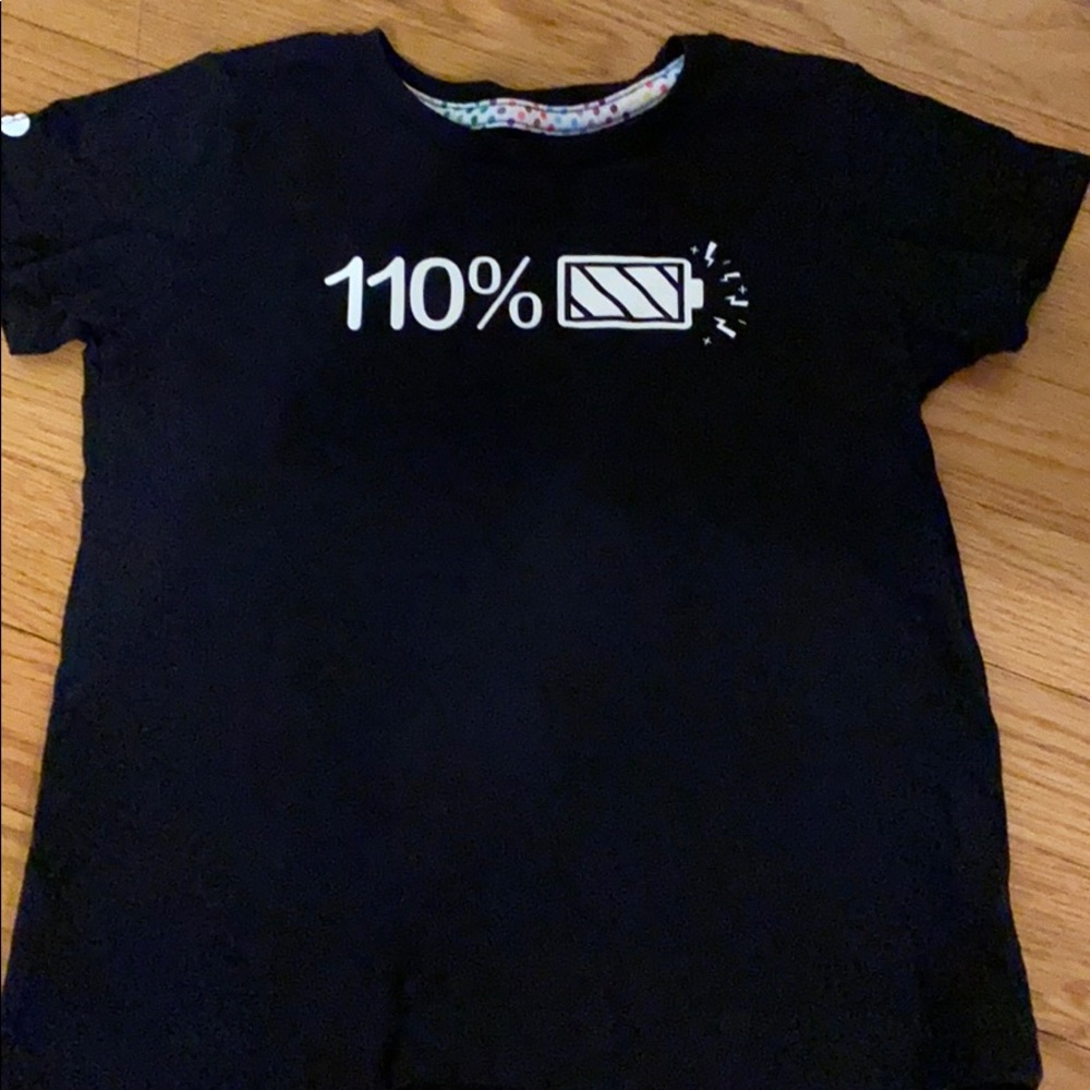 110% charged Kids small T-shirt
